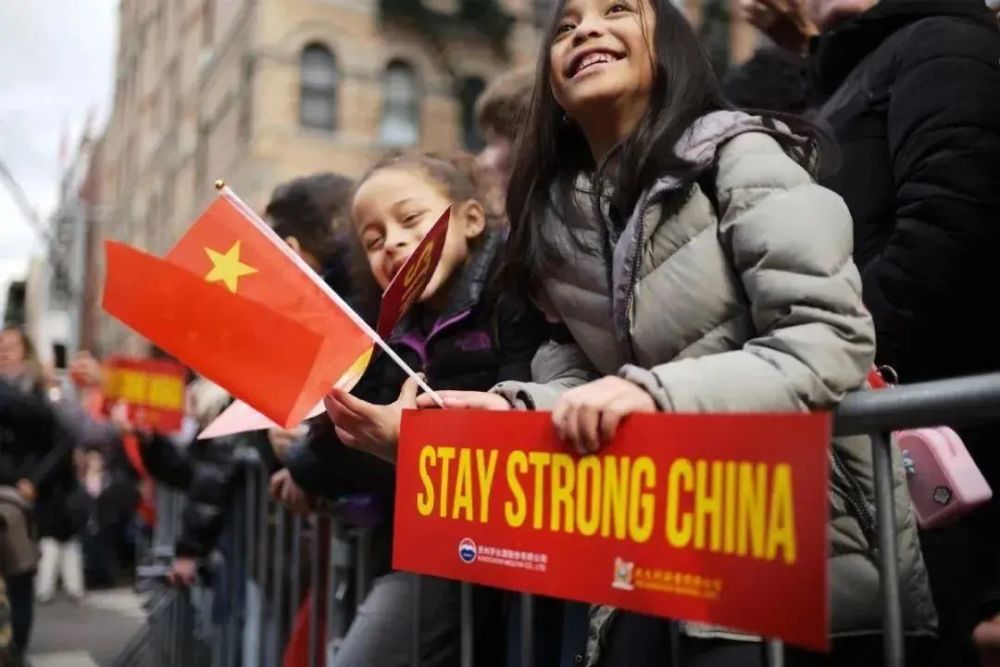 美国疫情最新动态与温馨日常观察